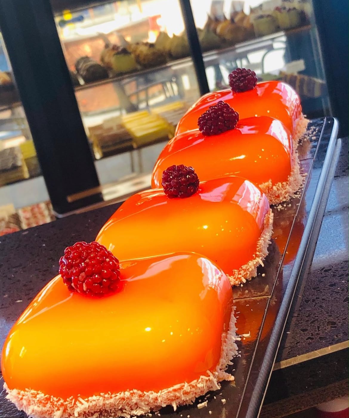 Mango-Törtchen mit Himbeere bei Dr. Shot